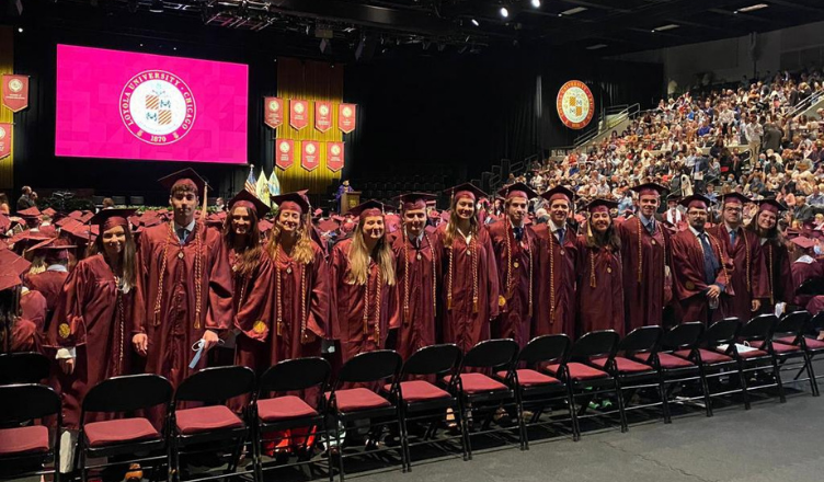 Graduación de los estudiantes del Dual Business Degree