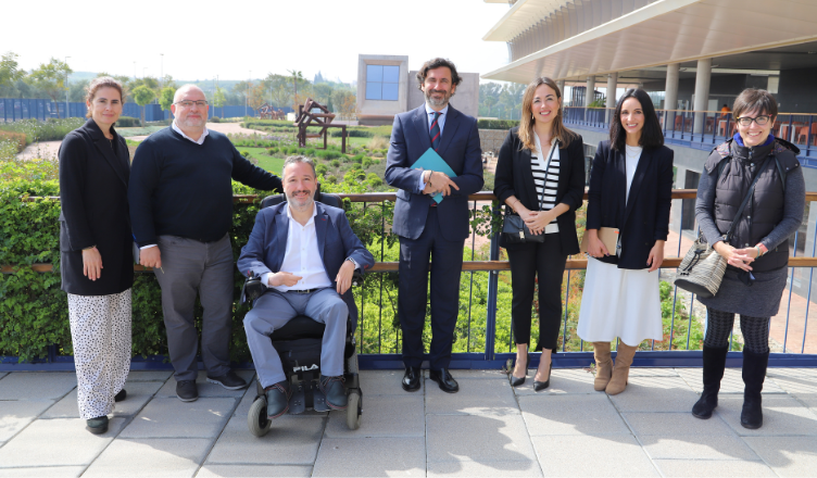 Firma del convenio entre UNEI y la Universidad Loyola