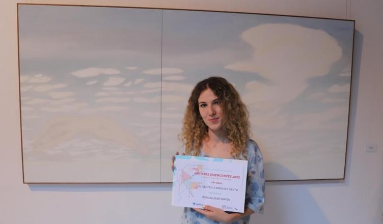 Certamen Artistas Emergentes de la Universidad Loyola Rosa Aguilar, ganadora del IV Certamen Artistas Emergentes