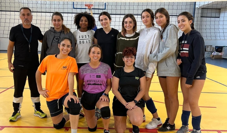 Entrenamiento de voleibol para UNIJES y CAU con el intercampus