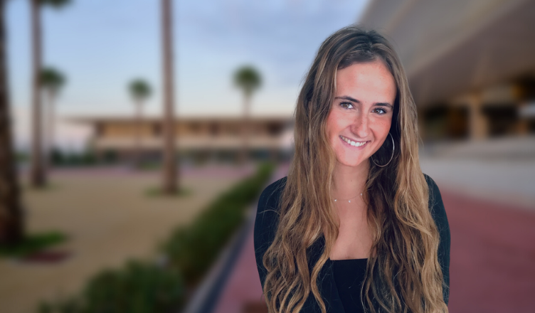 Ana Maturana es estudiante de ADE + Relaciones Internacionales en la Universidad Loyola Ana Maturana, estudiante del grado doble en ADE + Relaciones Internacionales