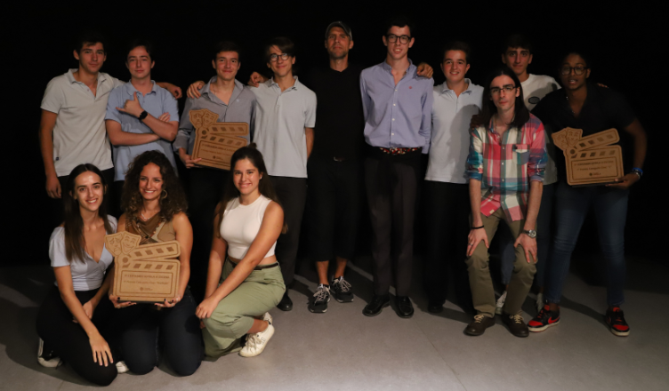 Ganadores del concurso Loyola a escena en la entrega de premios