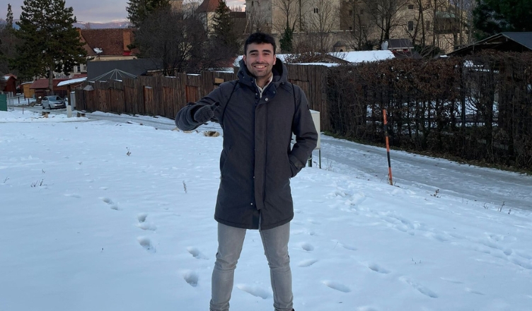 Óscar Ruiz, alumni de Loyola, en Bratislava