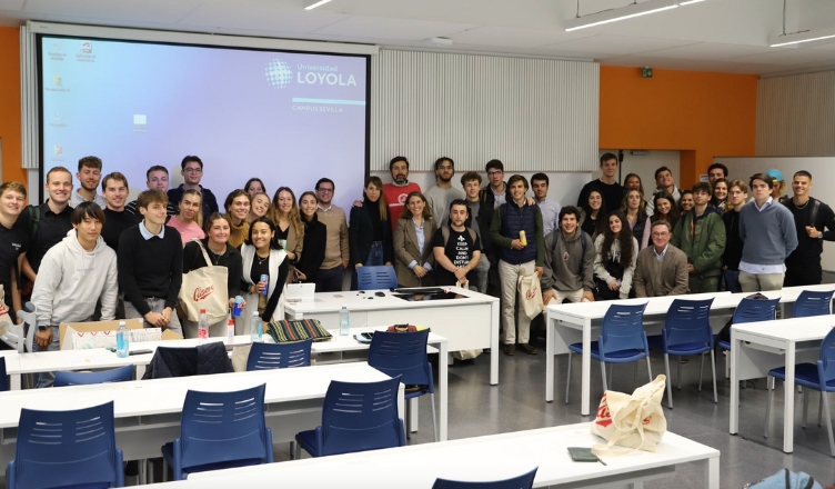 Estudiantes de Loyola se acercan a la realidad profesional del marketing con el Reto Suntory