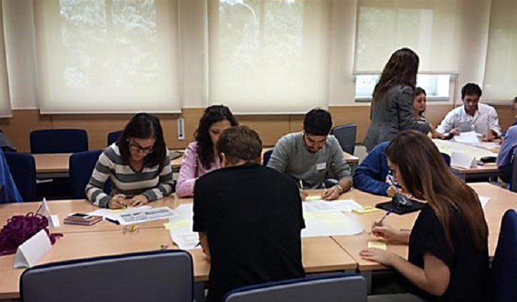 Akademia You Project en la Universidad Loyola Andalucía