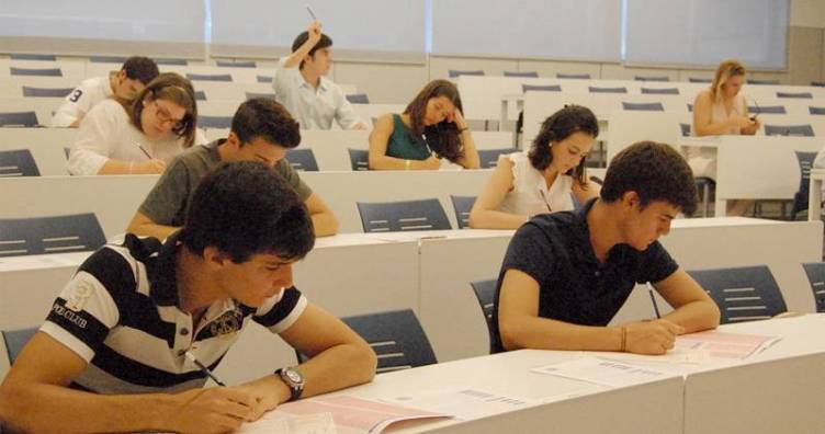 Estudiar en una universidad privada prueba de admisión