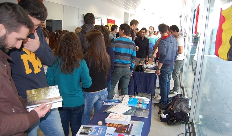 Estudiar un grado universitario 