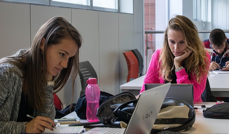 Estudiar un grado universitario en la Universidad Loyola Andalucía