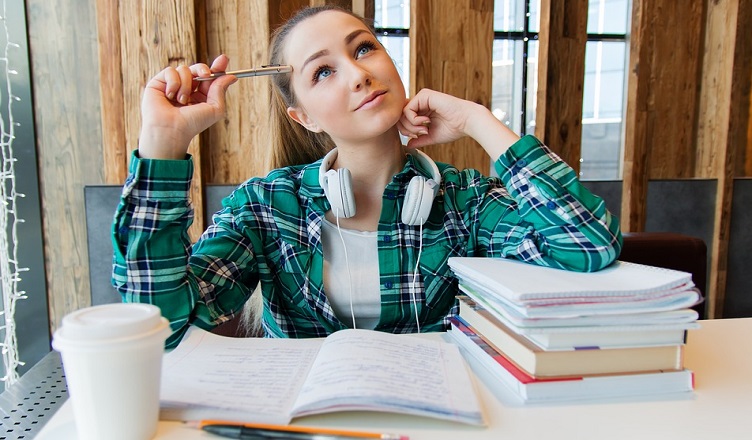 Grados universitarios con más salidas laborales, ¿cómo escoger el correcto?