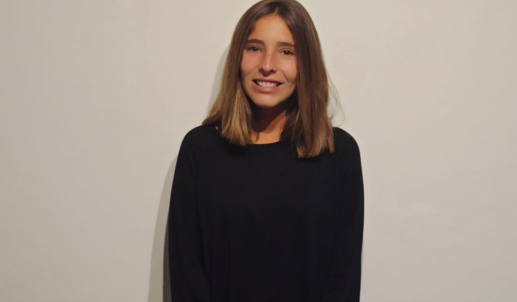 Lucía Gullón: “Desde Loyola nos han acercado a la digitalización educativa y a dar clases de la manera más real y actual posible”