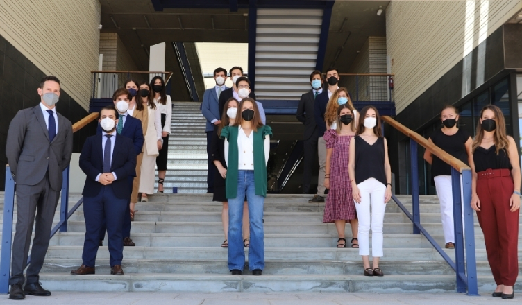 Sesión final del diploma en compliance de Loyola Másteres Estudiantes del diploma en compliance de Loyola Másteres