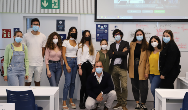 Estudiantes del máster de periodismo digital multiplataforma Loyola-CNN Academy