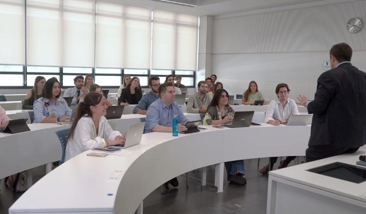 El informe "Universidades y Despachos 2022" de El Confidencial sitúa a Loyola como centro de referencia de los grandes despachos en Andalucía