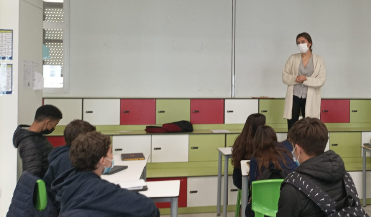 “Las ventajas de jugar a videojuegos que no están diseñados para el aprendizaje de lenguas es que es lenguaje real”