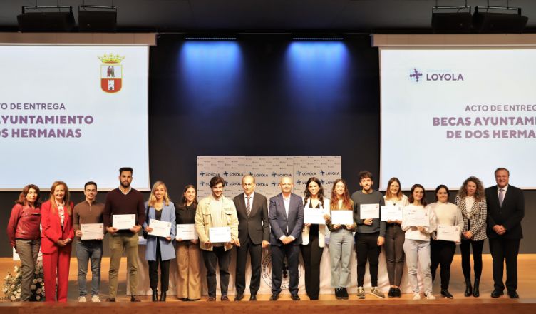 El Ayuntamiento de Dos Hermanas beca a 16 jóvenes para cursar sus estudios de máster en la Universidad Loyola