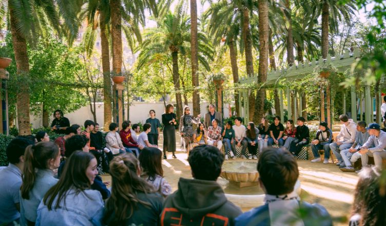 estudiantes grado creacion y produccion musical en evento youtube 1