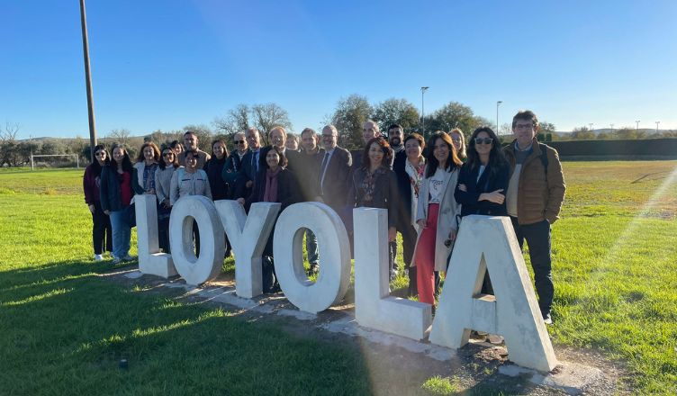 La Universidad Loyola debate y la reflexiona sobre la función social de las organizaciones