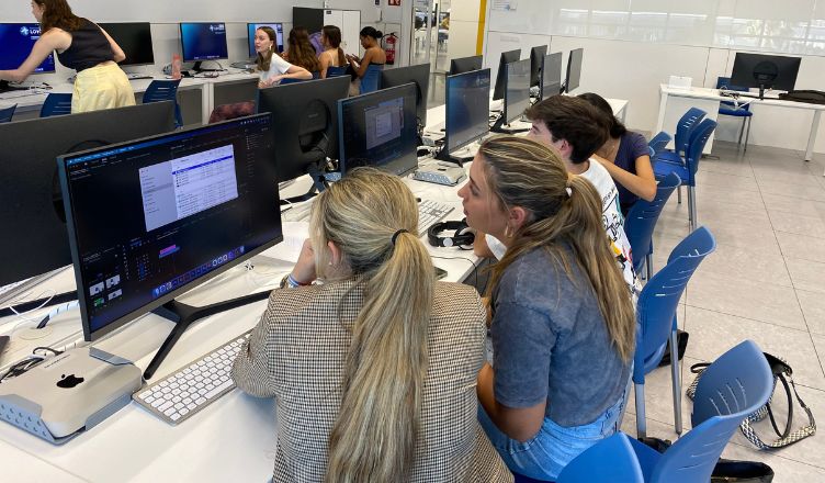 Estudiantes de Comunicación se enfrentan a un hackaton audiovisual con la realización de un corto