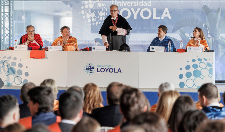 Gabriel Pérez Alcalá, rector de Loyola: “El futuro de la sociedad también depende ya de vosotros”