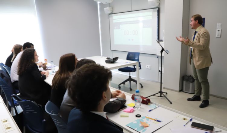 El Campus de Sevilla de Loyola, sede por primera vez de la XVII Liga de Debate UNIJES