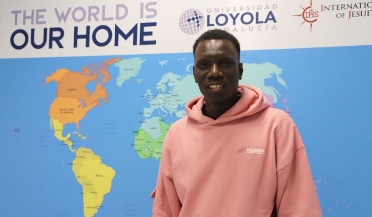 "Loyola es para mí una oportunidad única de crecimiento académico y personal, donde estoy comprometido a aprovechar al máximo esta experiencia educativa"