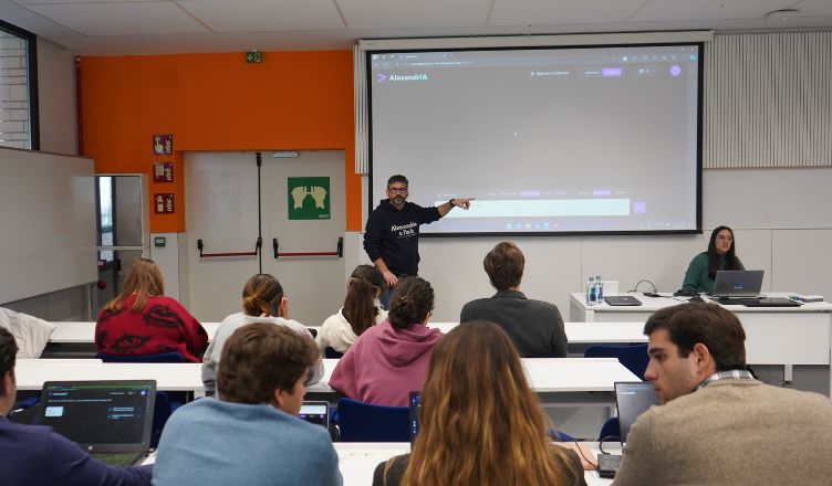 “Formarse en IA abre un abanico de oportunidades profesionales y capacita a los estudiantes para ser partícipes y creadores, en el futuro, de la tecnología, la sociedad y la economía global”