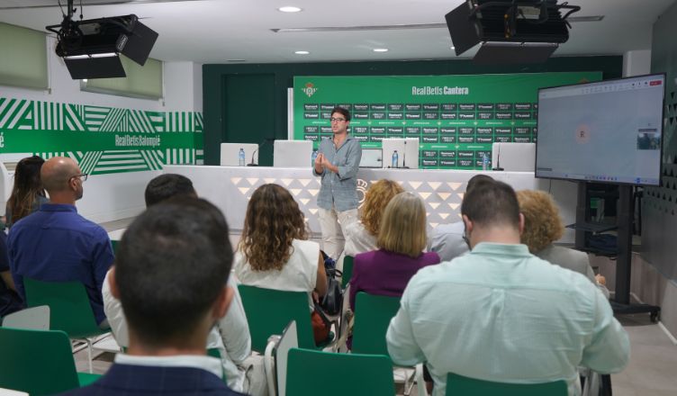 andres colon betis loyola