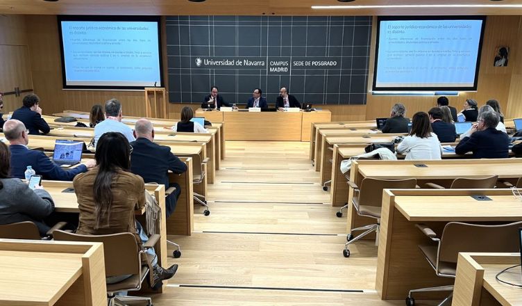 Loyola participa en el Seminario de Universidad Privadas sin ánimo de lucro realizado por la Universidad de Navarra
