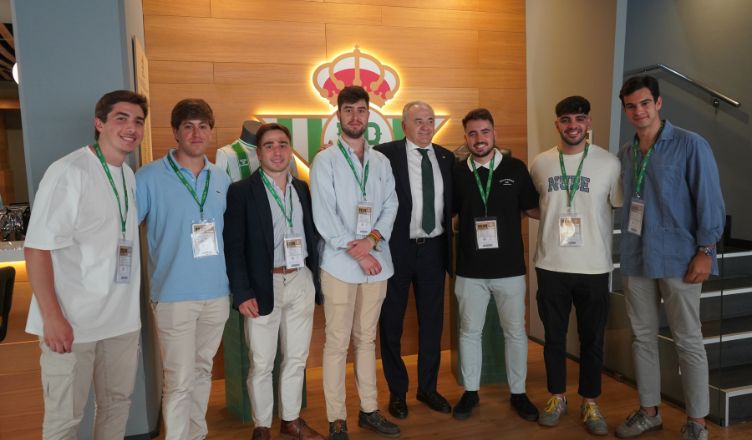 ¿Quieres enfocar tu carrera profesional hacia la dirección de empresas del sector deportivo, la moda o la logística?