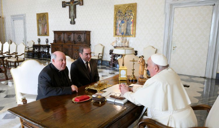 Audiencia Papa 2