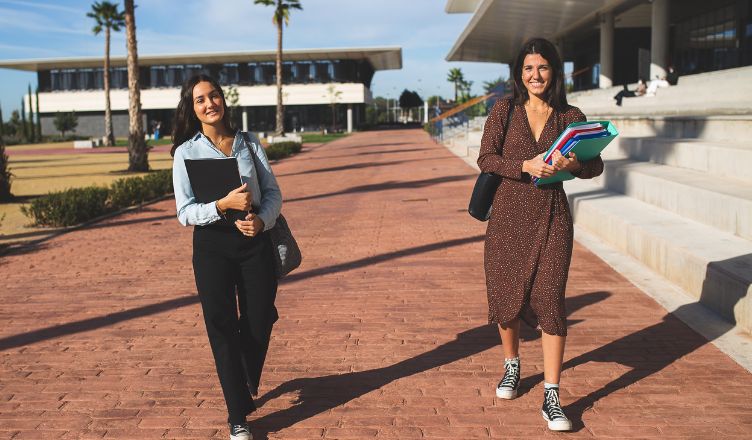 La Universidad Loyola abre el proceso de admisión para su curso 25/26 en Grados y Másteres