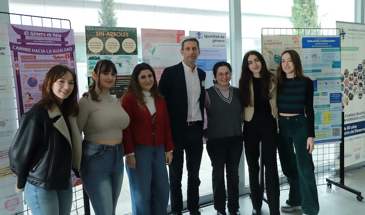 Estudiantes de Relaciones Internacionales y Periodismo analizan los ODS a través de infografías