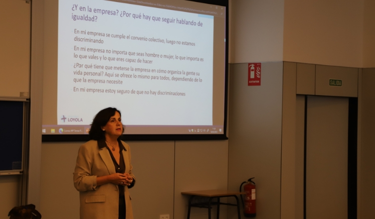 mujer empresa universidad loyola 2