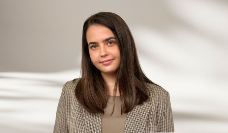 nuria del pino loyola