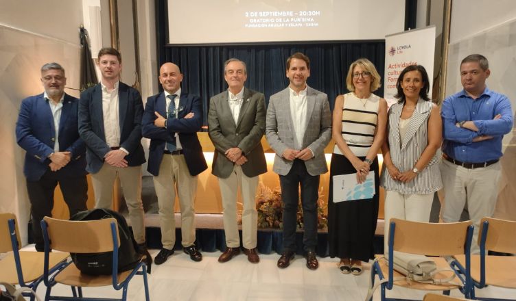 Loyola y la Fundación Aguilar y Eslava firman un convenio de colaboración con la exposición Encuadres de una fe como primera actividad