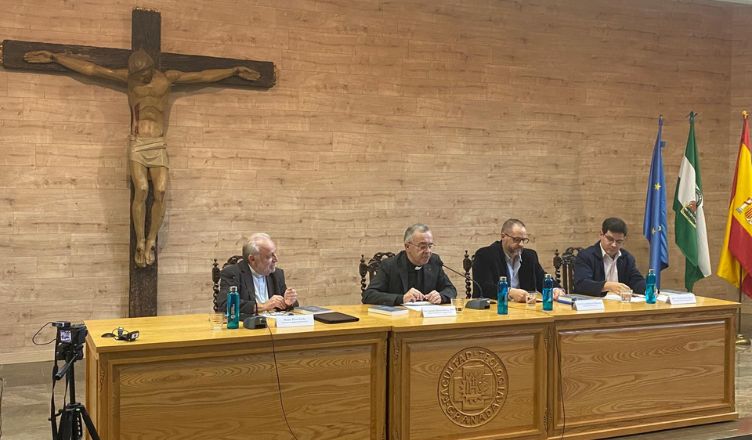 Mesa redonda sobre la "Ontología trinitaria" en la Facultad de Teología del campus de Granada