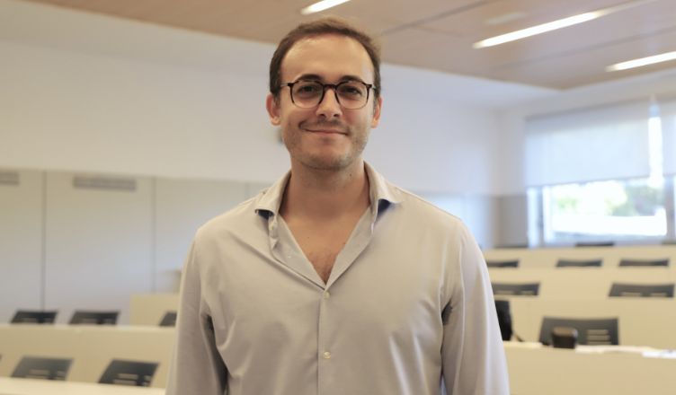 Miguel Romero, graduado en Administración y Dirección de Empresas: “Mi paso por Loyola definió mi camino profesional”