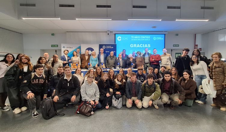 La Universidad Loyola celebra los 70 años de historia y compromiso social de Cope Sevilla radio vida en la universidad loyola