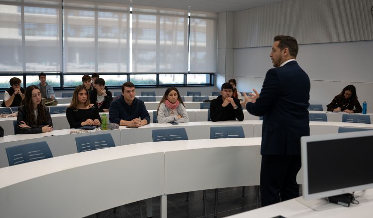 La Unidad de Cuidado al Estudiante impulsa talleres para reforzar la planificación y el método de estudio en el marco de la evaluación continua ufitaller2