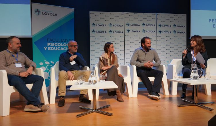 Expertos y docentes se reúnen en Loyola para reflexionar sobre el futuro de la educación bilingüe