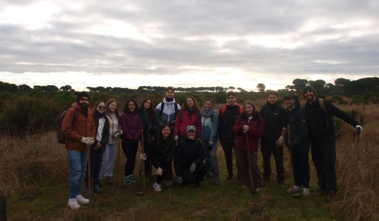 La Universidad Loyola se suma a la Plantación en Red para restaurar nuestros bosques