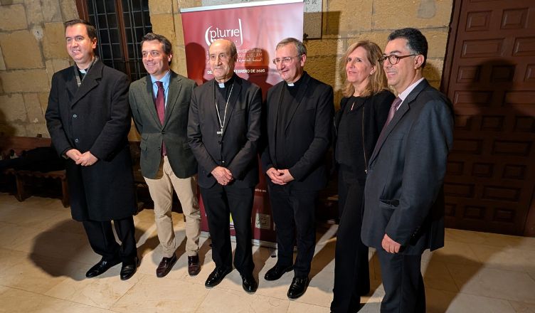 Autoridades durante la inauguración del V Congreso Internacional PLURIEL en el Palacio Episcopal de Córdoba