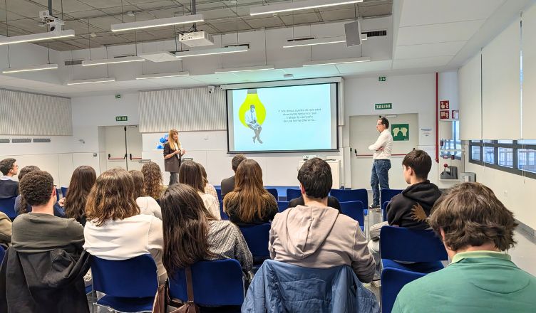 Loyola acoge la masterclass “Vender con Coco. 10 años de una campaña icónica” de Federópticos