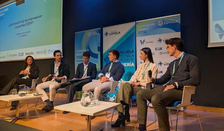 persan y alumnos en talento stem