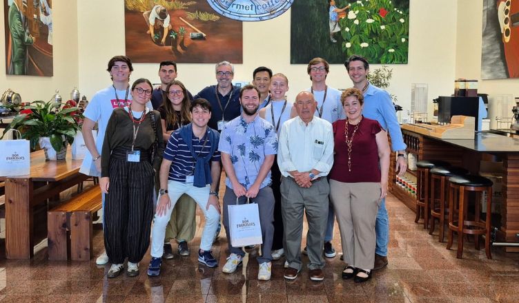visita MBA Loyola Marymonth gavina