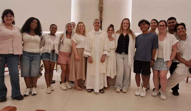 La Facultad de Loyola en Granada recibe una visita de estudiantes de la Loyola Marymount University de Los Ángeles
