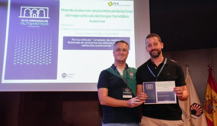 La Universidad Loyola recibe el Premio Automar por una investigación para limpiar residuos acuáticos con vehículos autónomos
