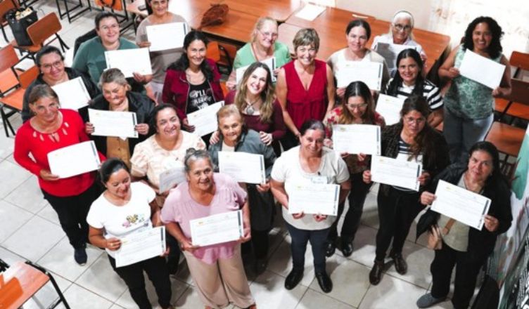 Tres talleres en Paraguay acercan la comunicación digital a productoras agroecológicas y jóvenes del sector agrario 3