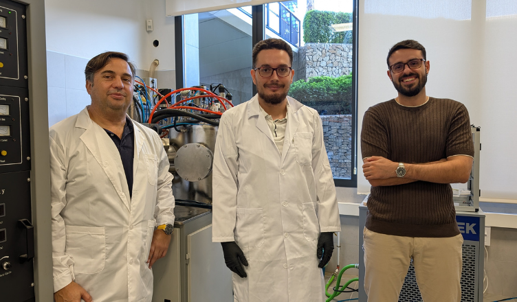 La Universidad Loyola desarrolla nuevas soluciones para mejorar el almacenamiento y la transferencia de energía solar