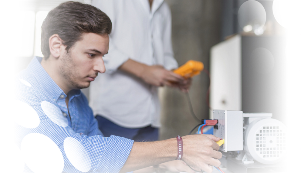 Estudiar un grado en Ingeniería de las Tecnologías Industriales y ADE Bilingüe